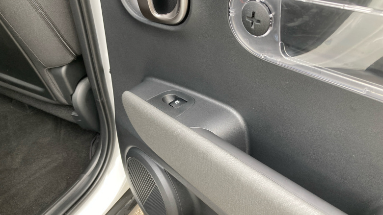 Hyundai INSTER 85kW 02 49kWh 5dr Auto Electric Hatchback